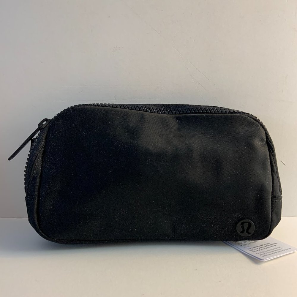 Lululemon Everywhere Belt Bag Black NWT